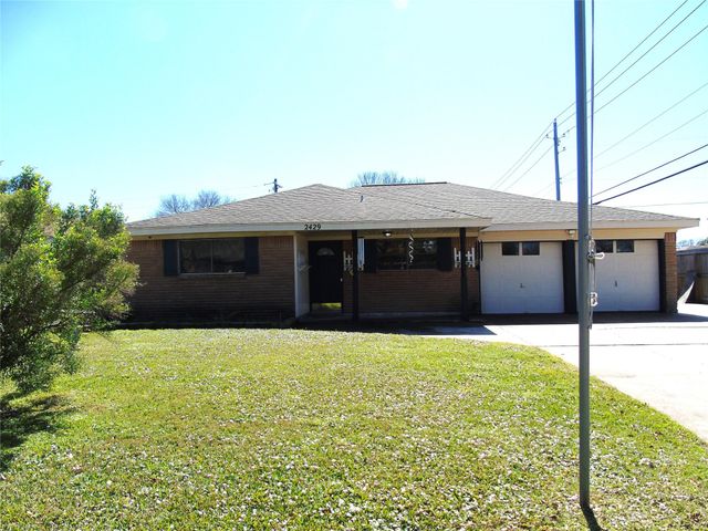 2429 16th Avenue N, Texas City, TX 77590