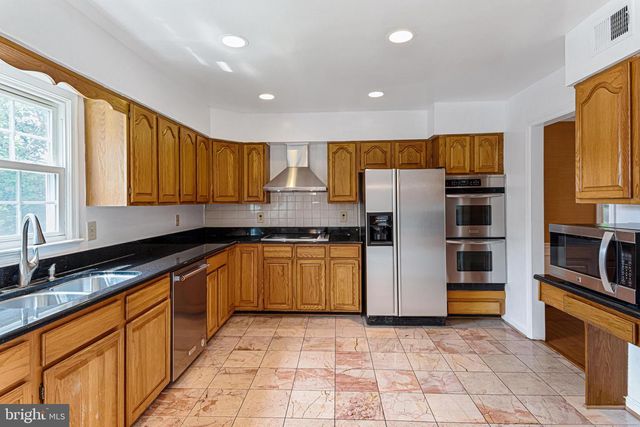 7416 ROYAL DOMINION DR, Bethesda, MD 20817