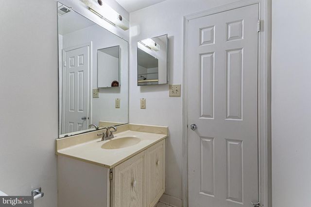7416 ROYAL DOMINION DR, Bethesda, MD 20817