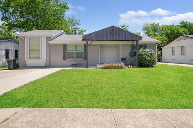 1812 Spring Lake Drive, Mesquite, TX 75149
