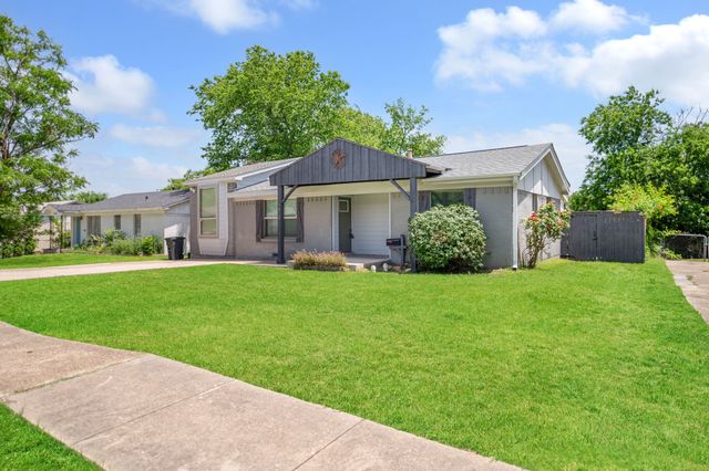 1812 Spring Lake Drive, Mesquite, TX 75149