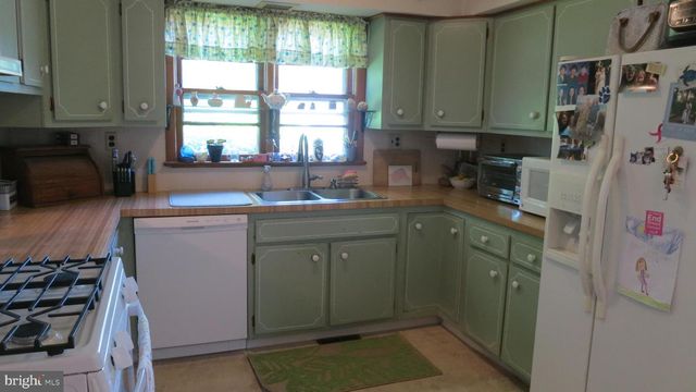 79 EWINGVILLE RD, Ewing, NJ 08638