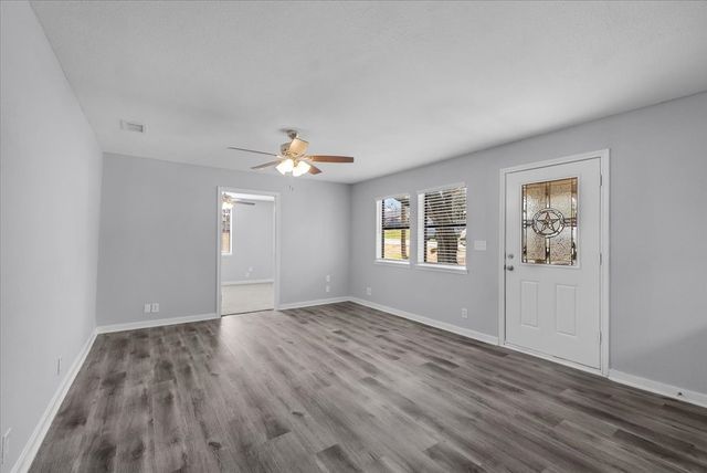 308 Alameda Road, Azle, TX 76020