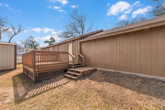 308 Alameda Road, Azle, TX 76020