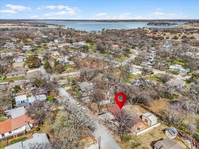 308 Alameda Road, Azle, TX 76020