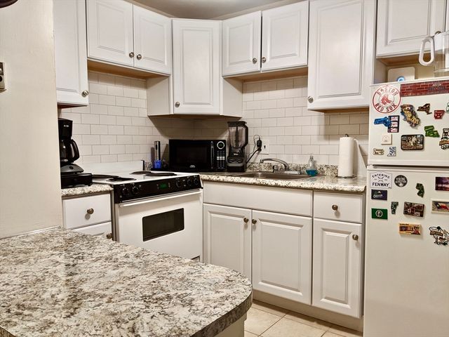 39 Englewood Ave. 14, Boston, MA 02135