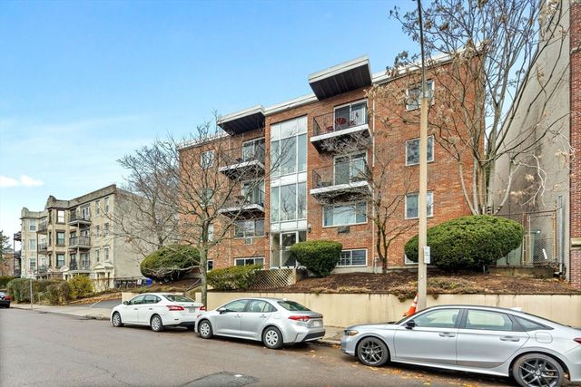39 Englewood Ave. 14, Boston, MA 02135