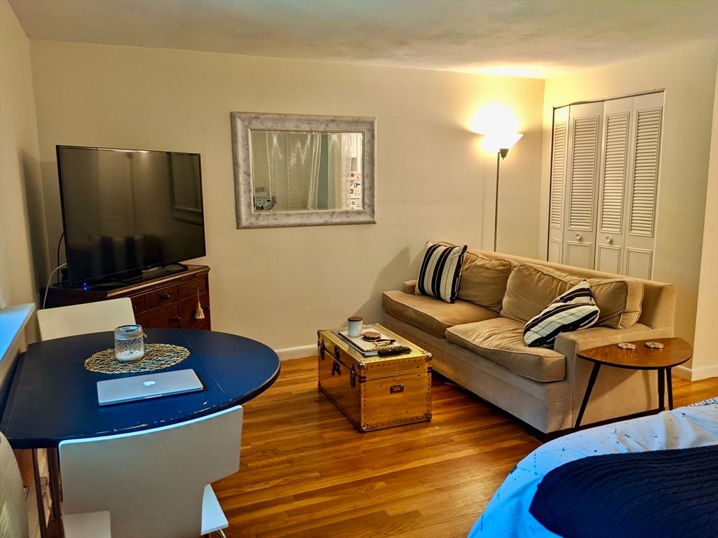39 Englewood Ave. 14, Boston, MA 02135