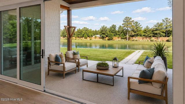 322 E Wayfinder Lane, Hampstead, NC 28443