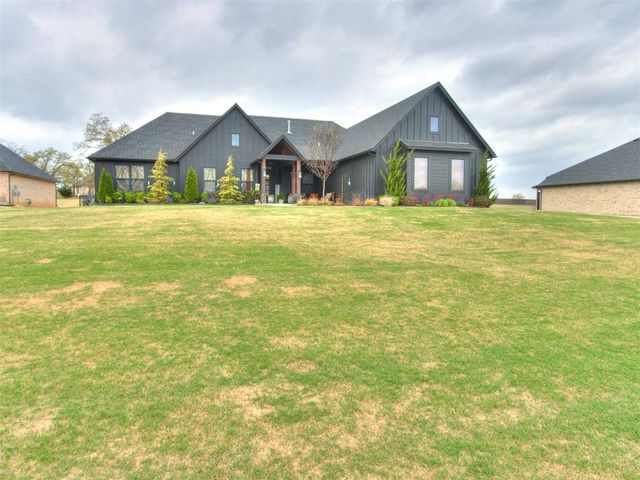 53 N Oaks Road, Harrah, OK 73045