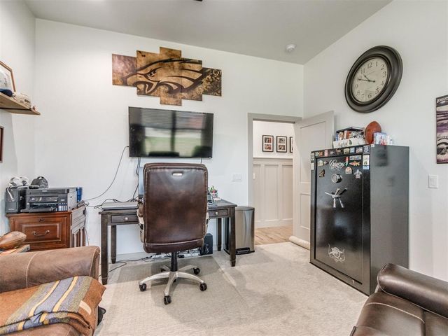 53 N Oaks Road, Harrah, OK 73045