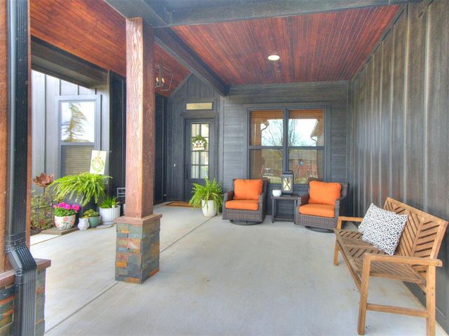53 N Oaks Road, Harrah, OK 73045
