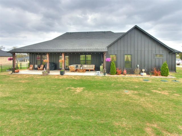53 N Oaks Road, Harrah, OK 73045