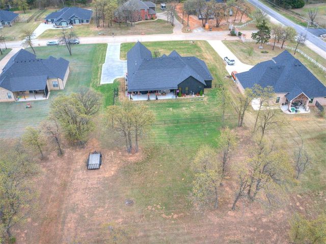 53 N Oaks Road, Harrah, OK 73045