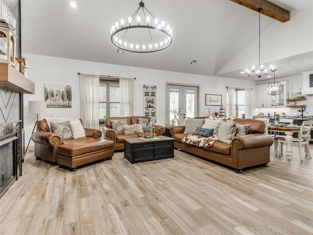 53 N Oaks Road, Harrah, OK 73045