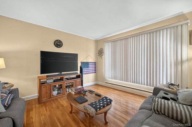 40 Elm Avenue, Farmingdale, NY 11735