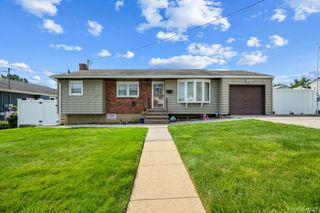 40 Elm Avenue, Farmingdale, NY 11735