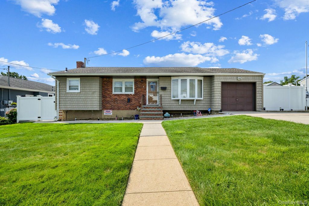 40 Elm Avenue, Farmingdale, NY 11735 — exterior