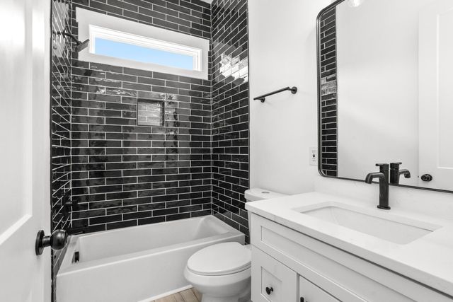 2211 18th Ave, N, Nashville, TN 37208