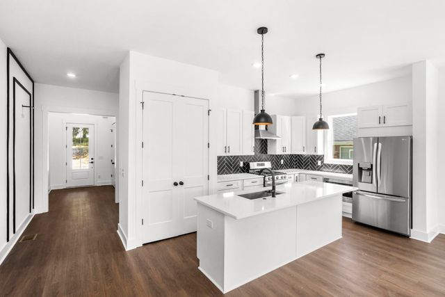 2211 18th Ave, N, Nashville, TN 37208