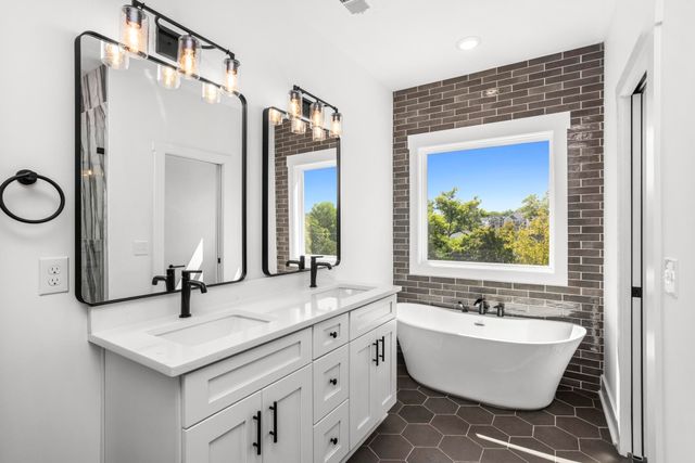 2211 18th Ave, N, Nashville, TN 37208