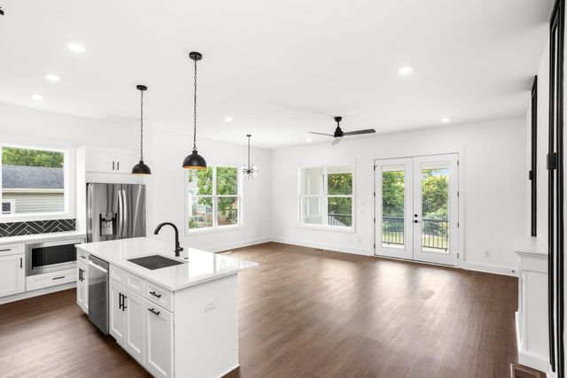 2211 18th Ave, N, Nashville, TN 37208