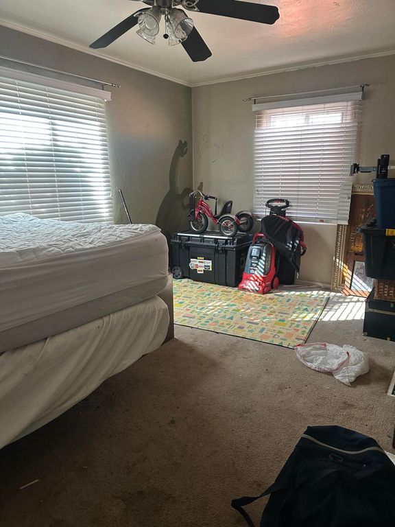 Image 7 of property listing at 328 Cardenas Drive NE, Albuquerque, NM 87108