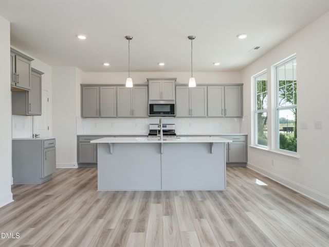 548 Hipwood Drive, Zebulon, NC 27597