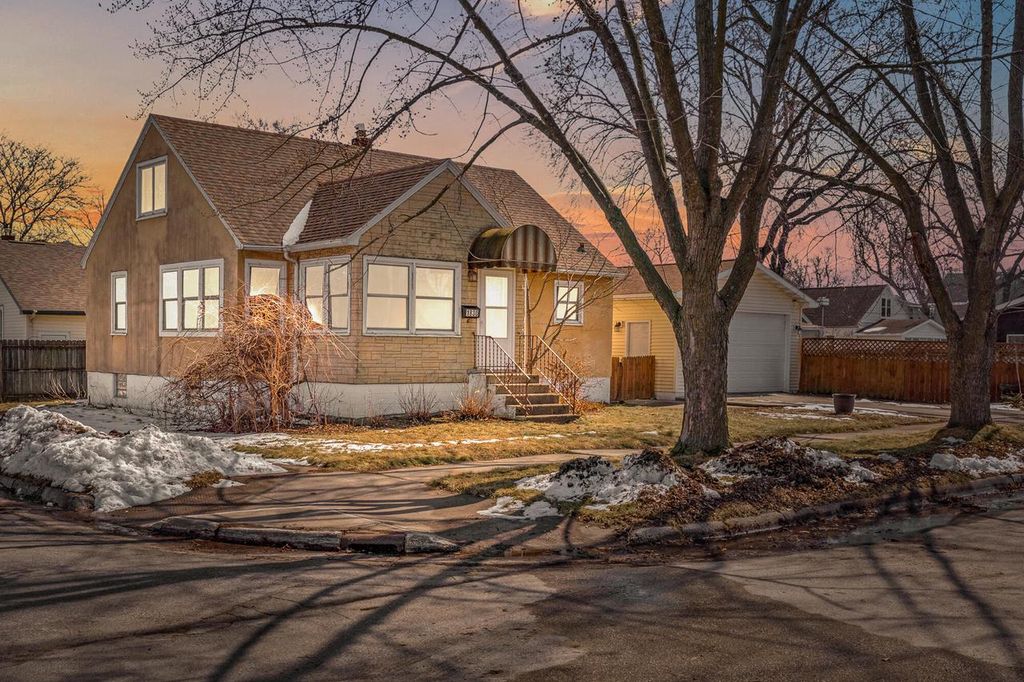 1830 Prospect STREET, La Crosse, WI 54603