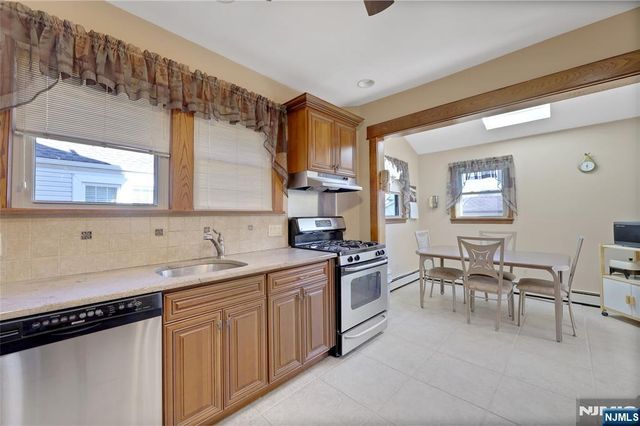 80 Garfield Place, Totowa, NJ 07512