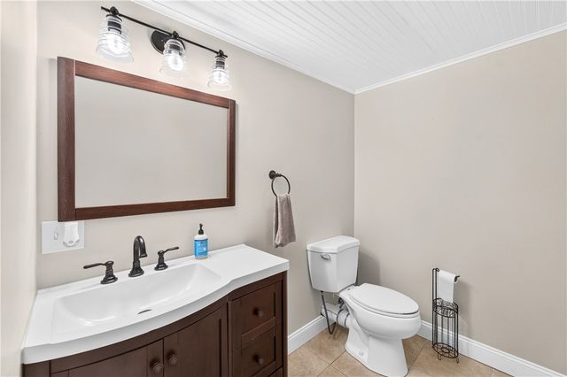 12 Briar Hill Drive, Cranston, RI 02921