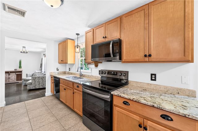 12 Briar Hill Drive, Cranston, RI 02921