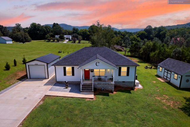 156 Hidden River Ave, Sparta, TN 38583