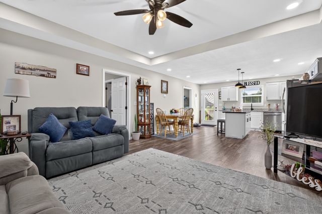 156 Hidden River Ave, Sparta, TN 38583