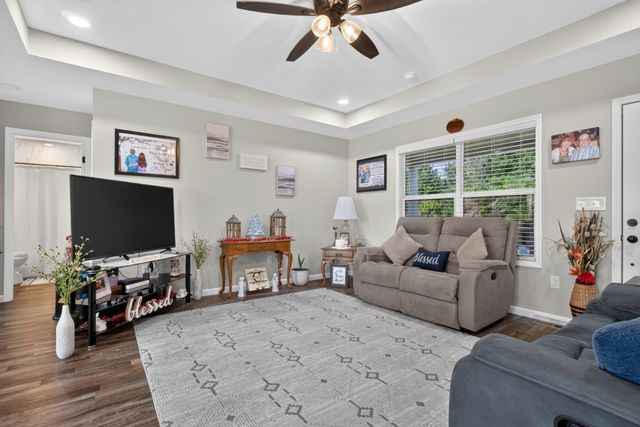 156 Hidden River Ave, Sparta, TN 38583