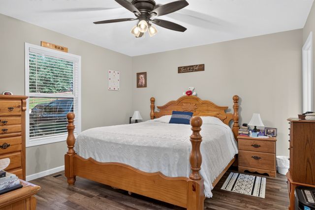 156 Hidden River Ave, Sparta, TN 38583