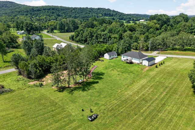 156 Hidden River Ave, Sparta, TN 38583