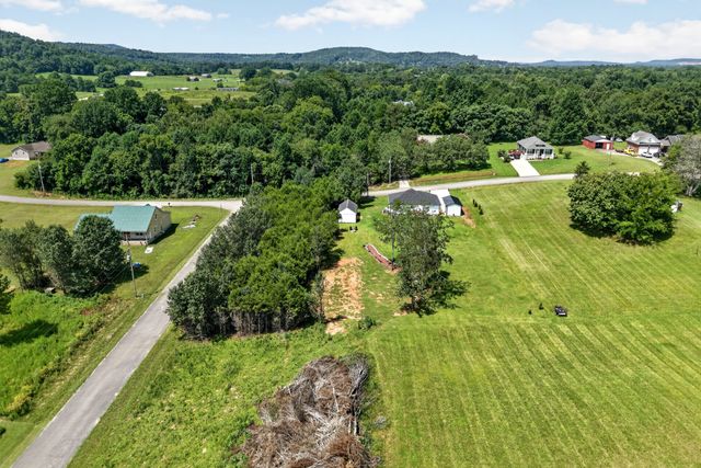 156 Hidden River Ave, Sparta, TN 38583