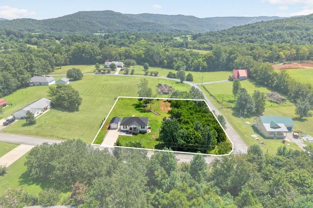 156 Hidden River Ave, Sparta, TN 38583