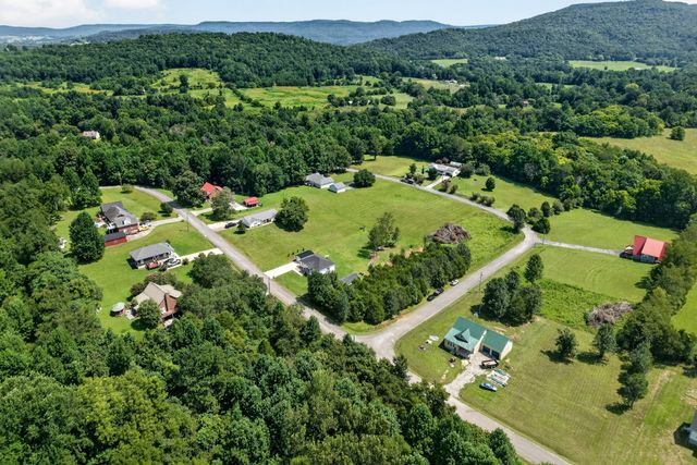 156 Hidden River Ave, Sparta, TN 38583