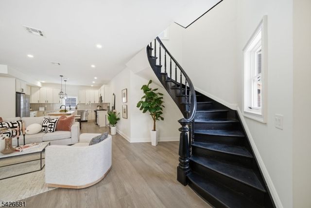 28 Irving St, Montclair Twp., NJ 07042