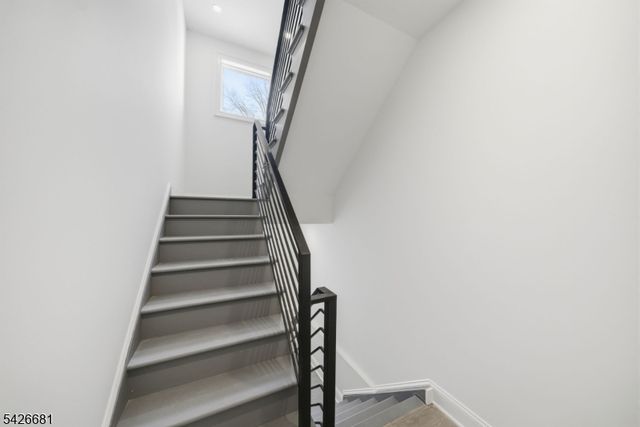 28 Irving St, Montclair Twp., NJ 07042
