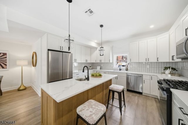 28 Irving St, Montclair Twp., NJ 07042
