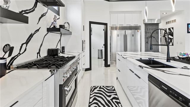 7130 Westgate Street, Shawnee, KS 66216