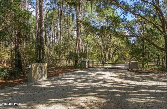 18 Net Weavers Place, St. Helena Island, SC 29920