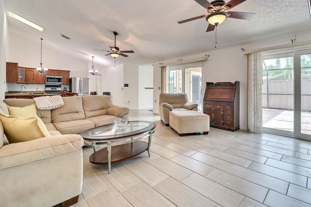 5796 Golden Eagle Circle, Palm Beach Gardens, FL 33418