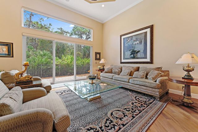 200 Montant Drive, Palm Beach Gardens, FL 33410