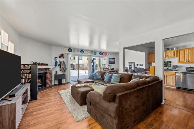 1052 Southbury Lane B1, Wheeling, IL 60090