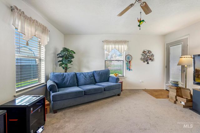 916 17th Ave E, Jerome, ID 83338