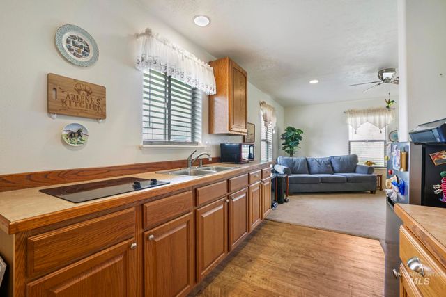 916 17th Ave E, Jerome, ID 83338